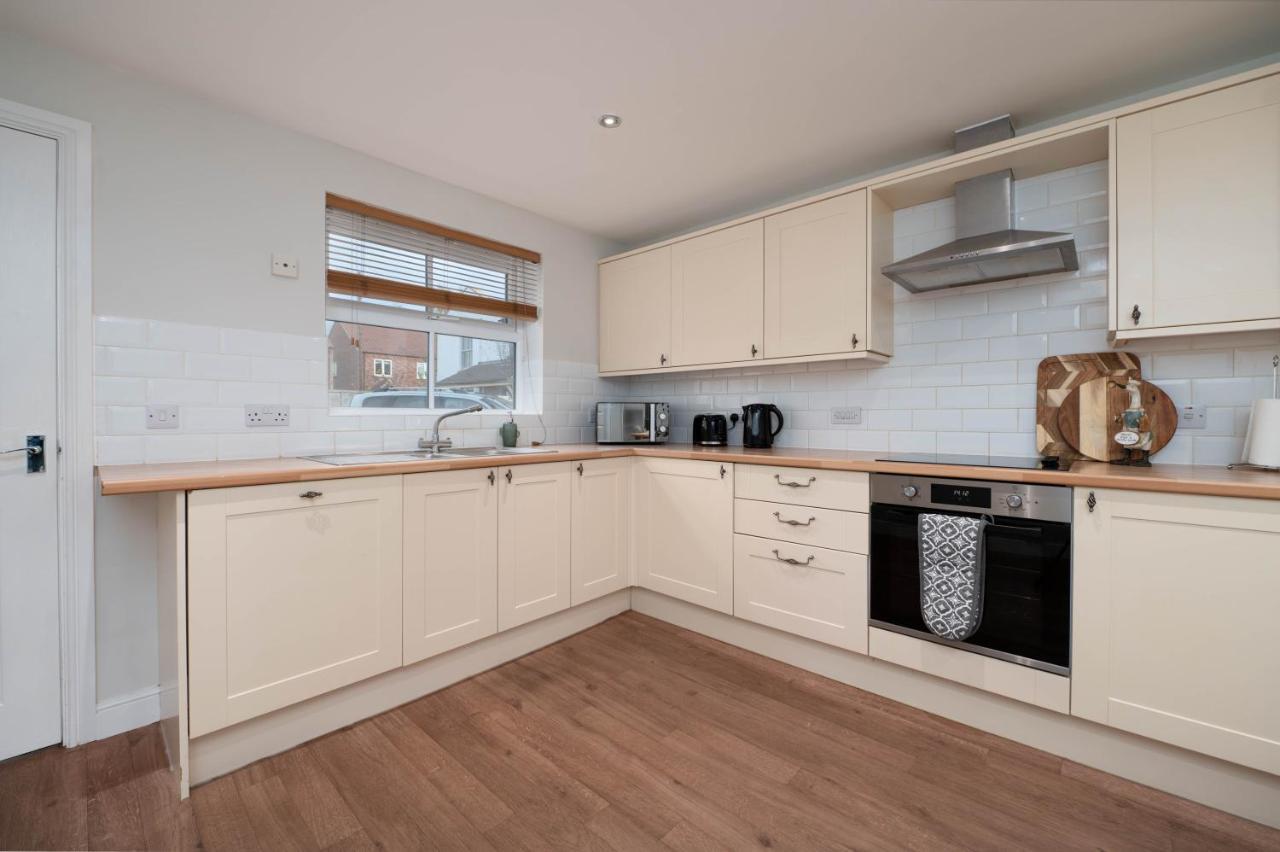 Stunning 3 Bed With Parking & Garden Market Rasen Exterior foto